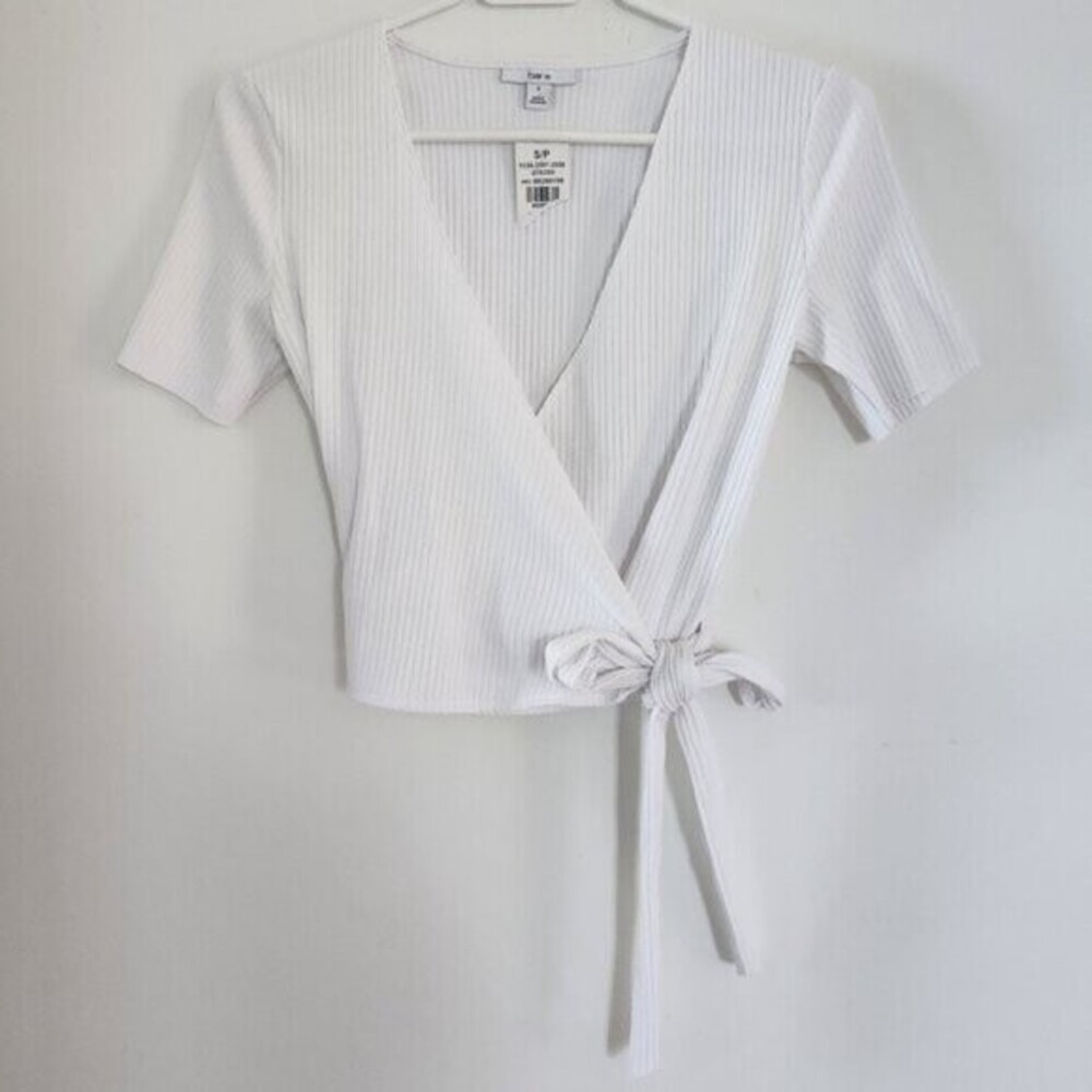 BAR III Ribbed Wrap Short Sleeved Top Small NWT - Picture 3 of 9